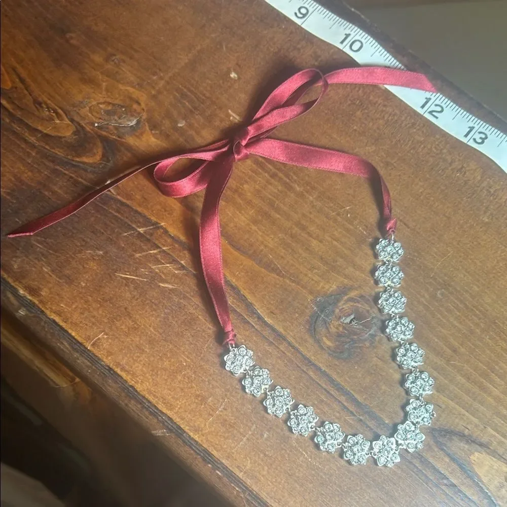 Vintage 90s Y2K Silver Rhinestone Floral Necklace Choker Elegant Statement